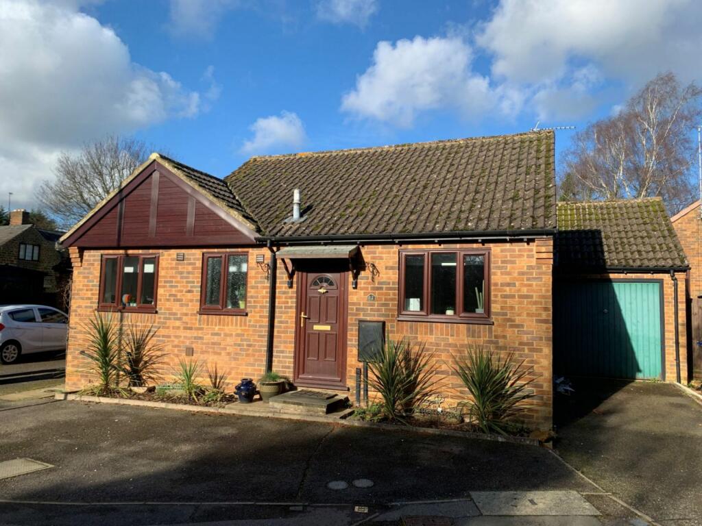 2 bedroom detached bungalow for sale in Holmleigh Close, Duston, Northampton NN5 6JE, NN5