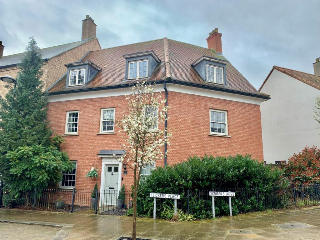 6 bedroom end of terrace house for sale in Clickers Place, Upton, Northampton NN5 4EB, NN5