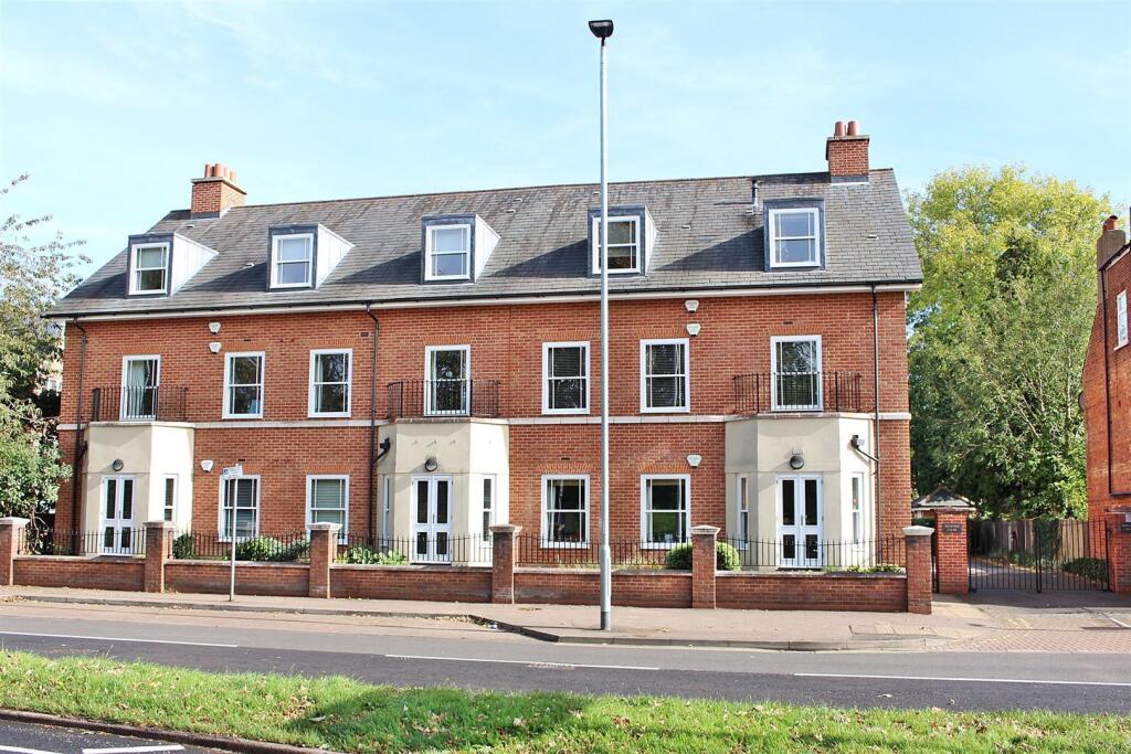 Main image of property: , Holywell Hill, St. Albans