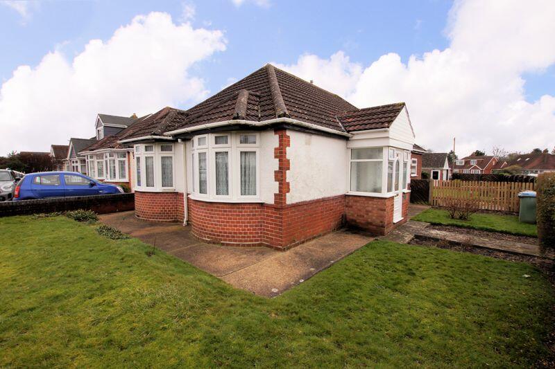 2 bedroom detached bungalow for sale in The Crossway, Portchester, PO16