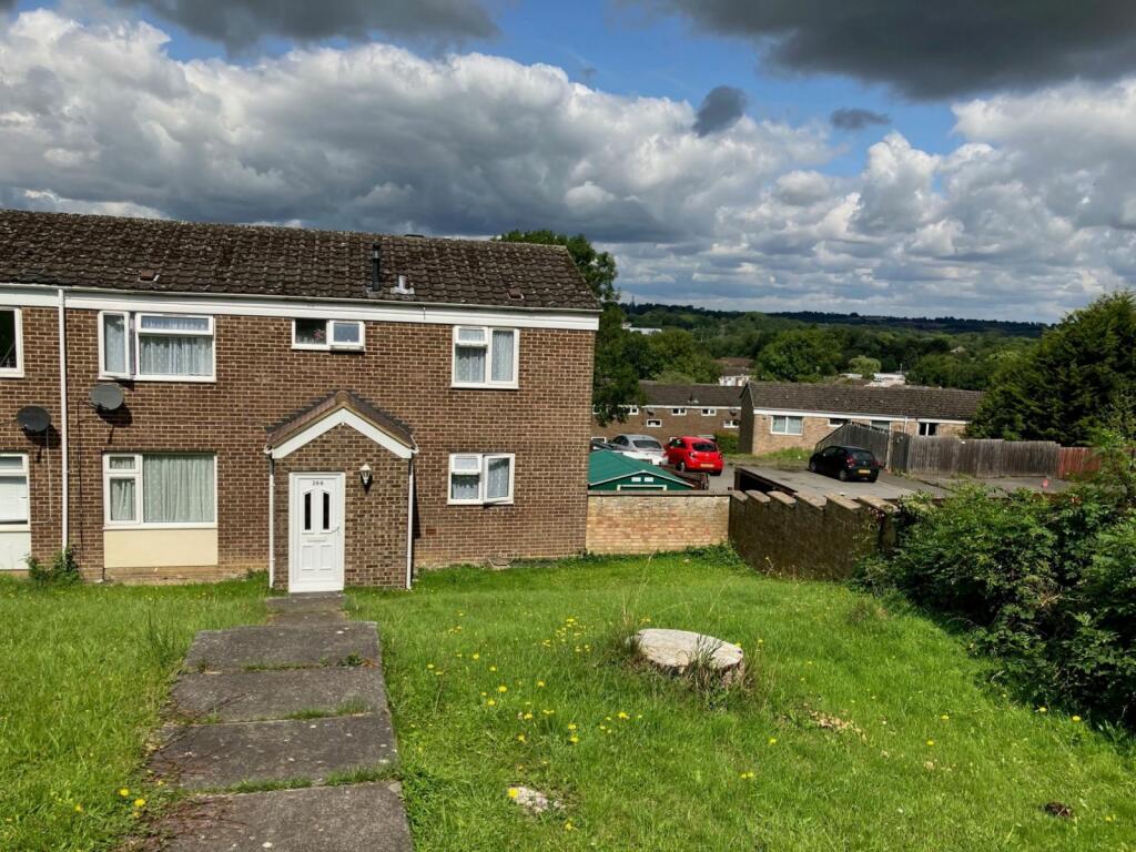 4 bedroom end of terrace house for sale in Admirals Way, Daventry