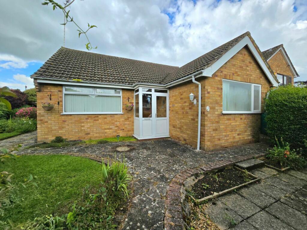 3 bedroom detached bungalow for sale in Park Leys, Daventry