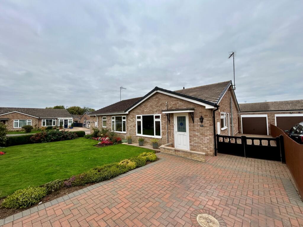 Main image of property: Fay Close, Woodford Halse, NN11 3QY