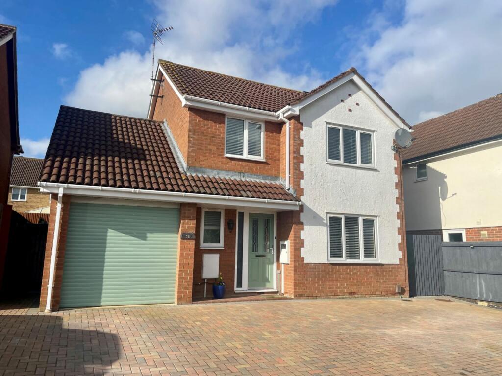 4 bedroom detached house for sale in Kendal Close, Boothville, Northampton NN3 6WJ, NN3