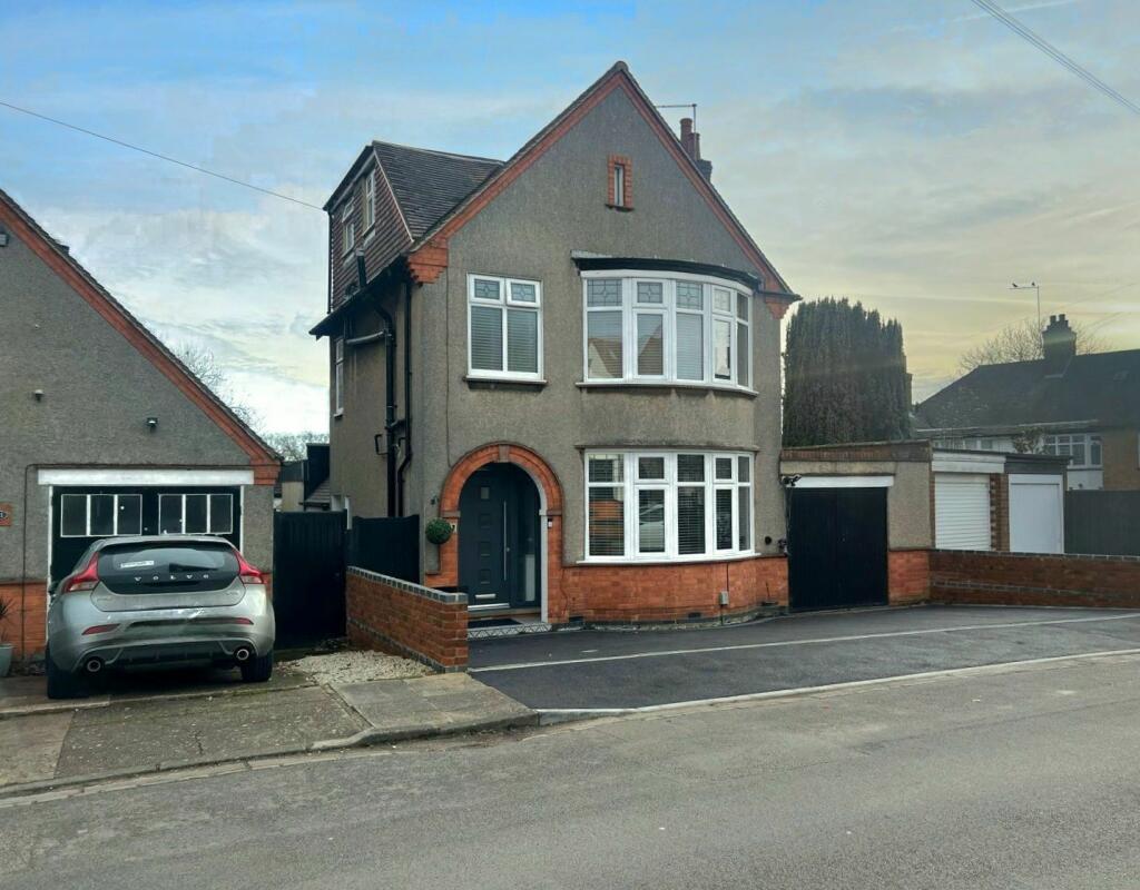 5 bedroom detached house for sale in Rushmere Avenue, Rushmere