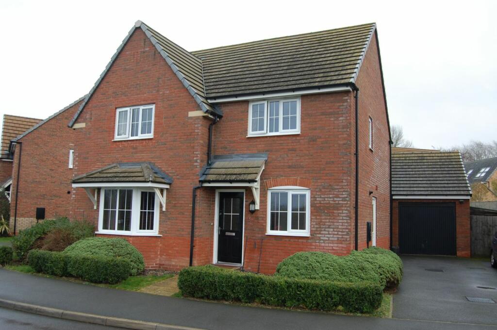 4 bedroom detached house for sale in Cowley Meadow Way, Crick