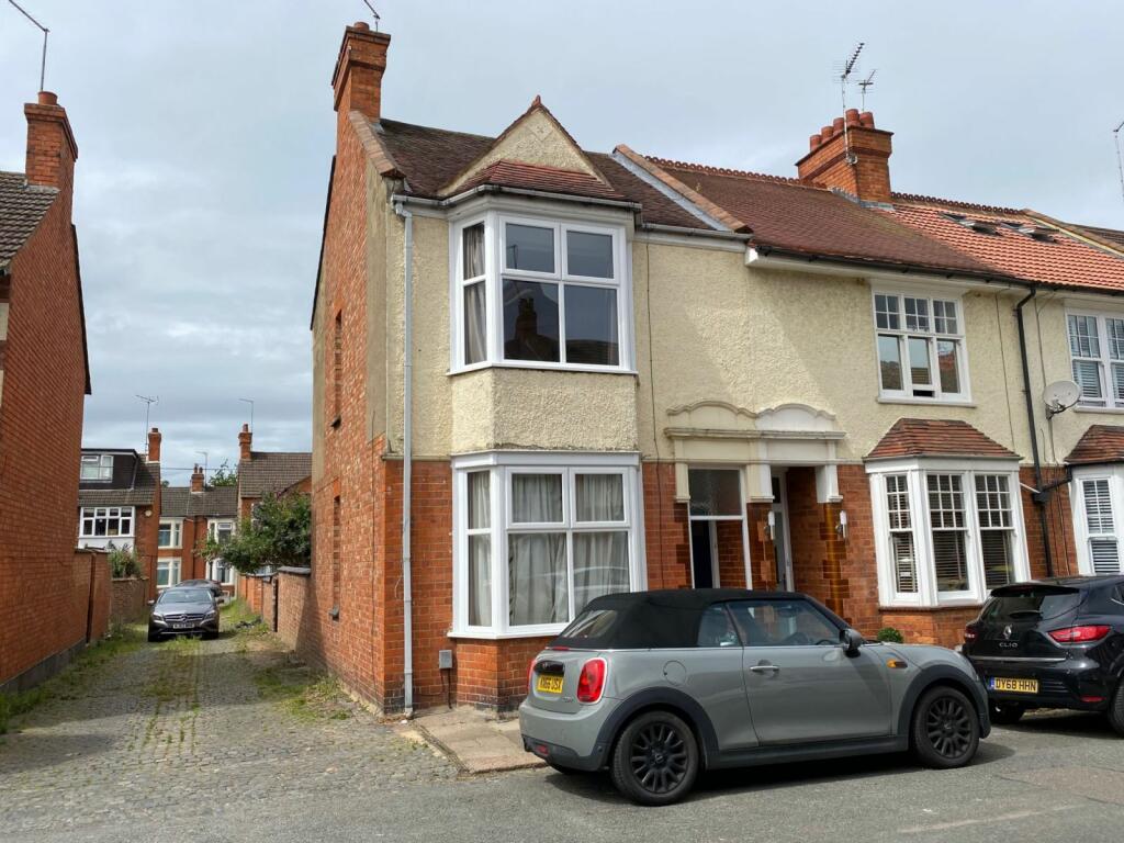 3 bedroom end of terrace house for rent in Sandringham Road, Abington, Northampton NN1 5NA, NN1