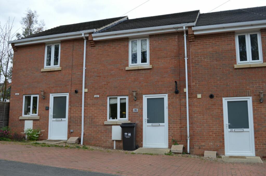 2 bedroom terraced house for rent in Ross Road, St James, Northampton NN5 5AY, NN5