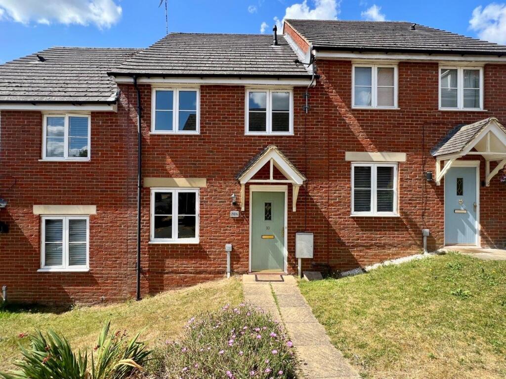 Main image of property: Packwood Close, Middlemore, NN11 8AJ