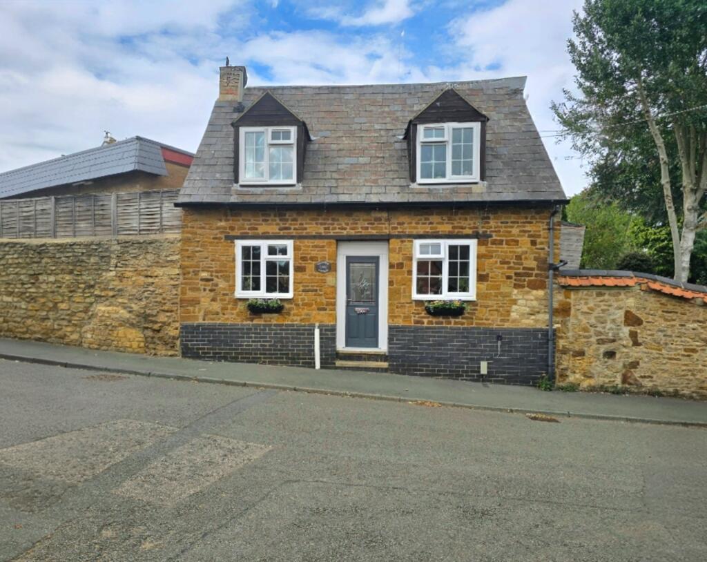 Main image of property: Green Street, Milton Malsor, NN7 3AT