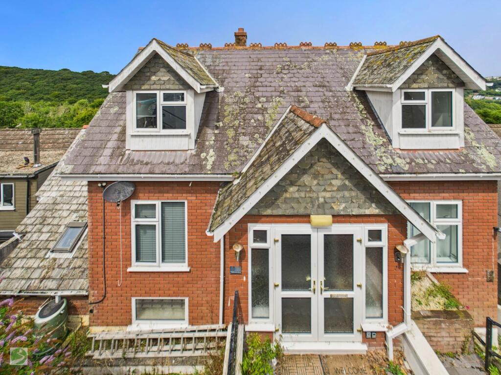 9 bedroom detached house