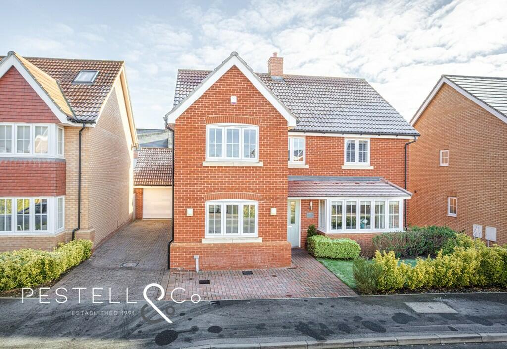 5 bedroom detached house for sale in Cooper Smith Road, Takeley, CM22