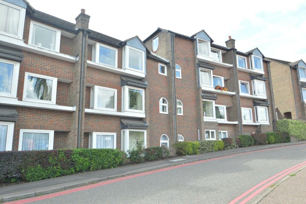 2 bedroom flat for sale in Hedingham Place, Sible Hedingham, CO9
