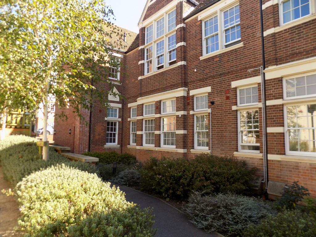 1 bedroom retirement property for sale in Dame Mary Walk, Halstead, CO9