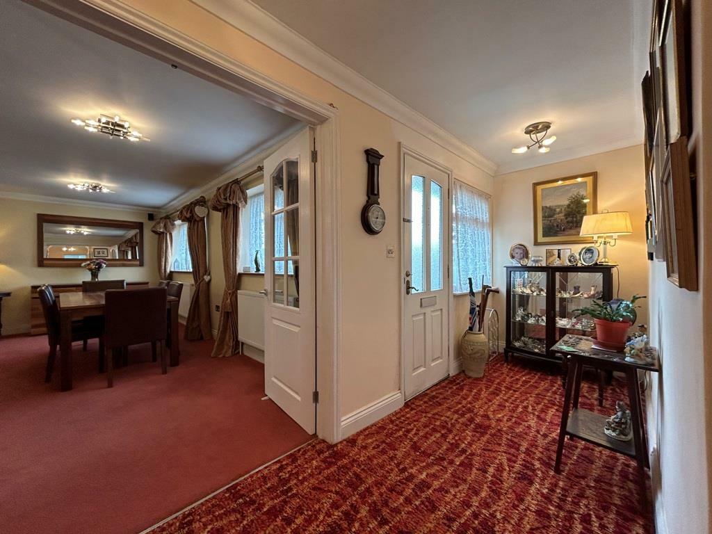 Additional property image - Camoise Close, Toppesfield
