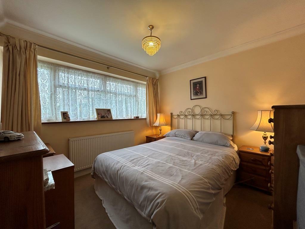Additional property image - Camoise Close, Toppesfield