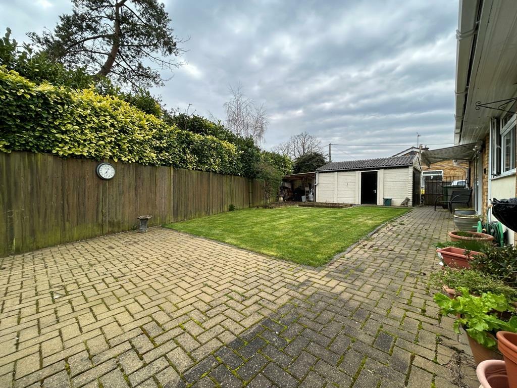 Additional property image - Camoise Close, Toppesfield