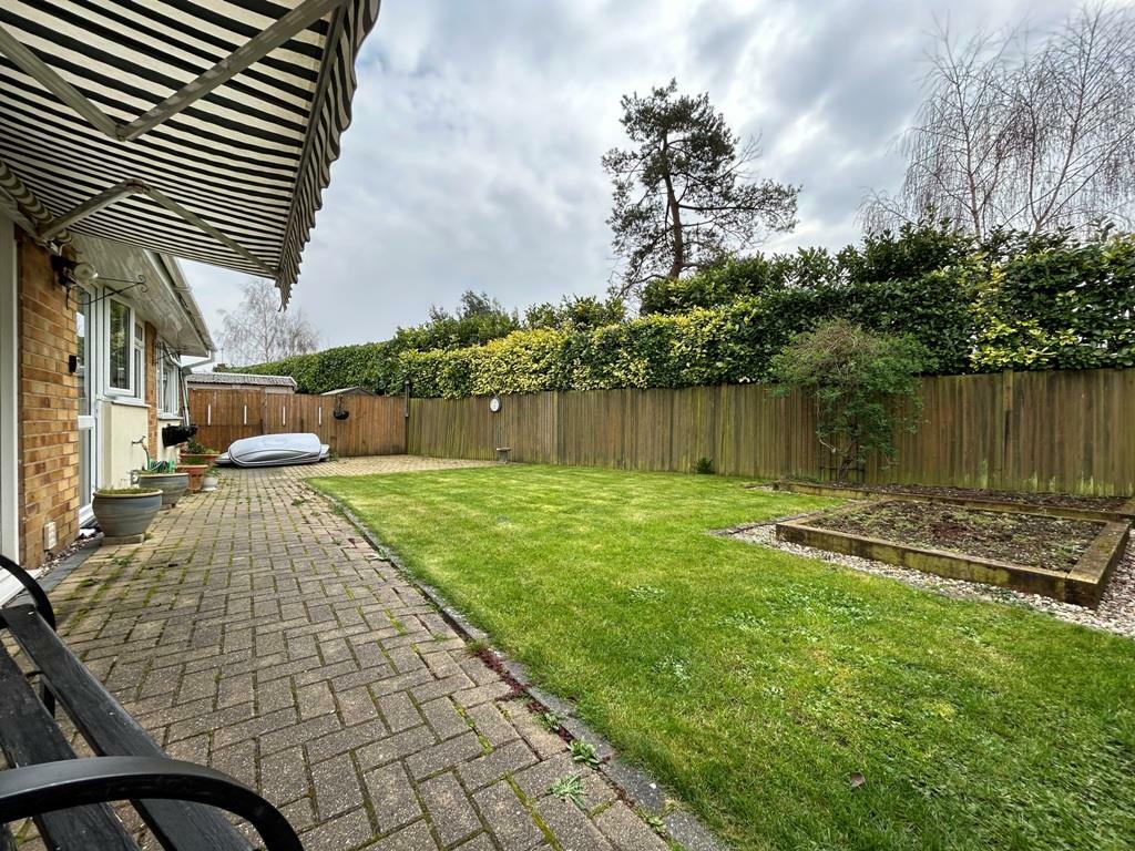 Additional property image - Camoise Close, Toppesfield