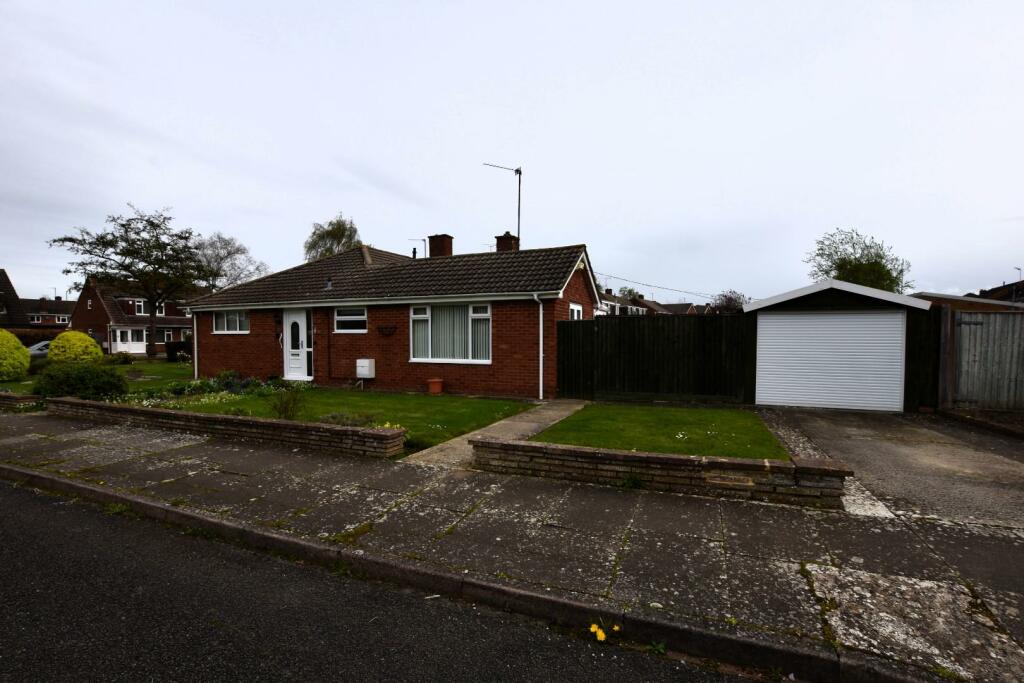 2 bedroom semi-detached bungalow for rent in Postlip Way, Benhall, Cheltenham, GL51