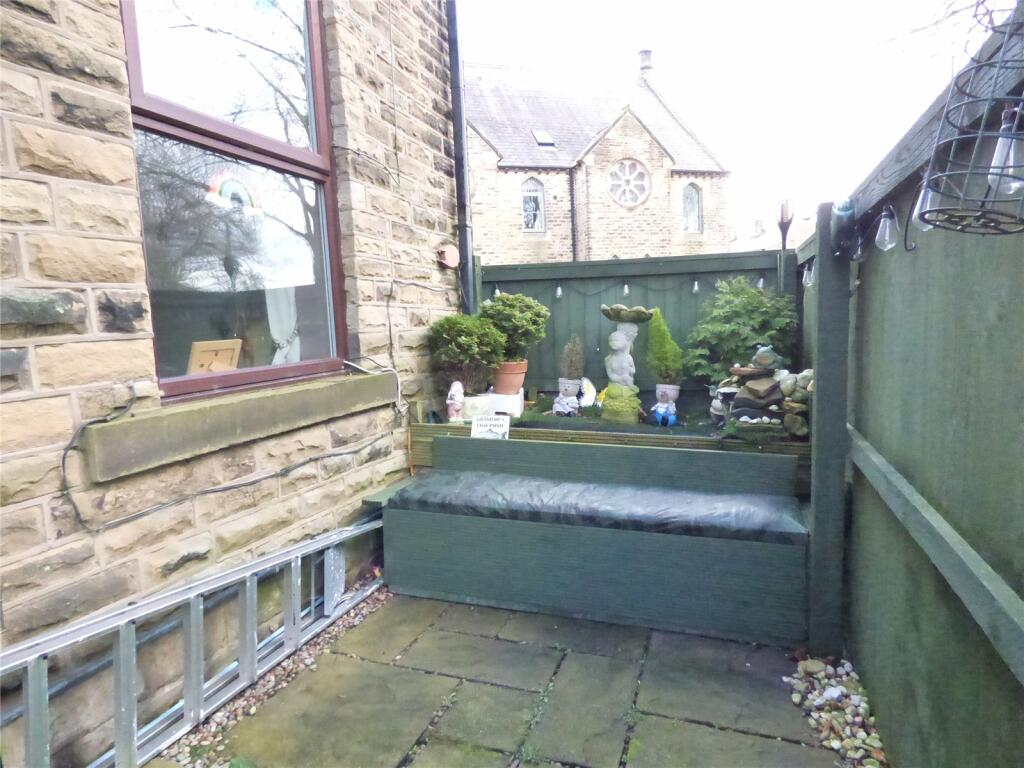 2 bedroom end of terrace house for sale in St. Marys Road, Glossop