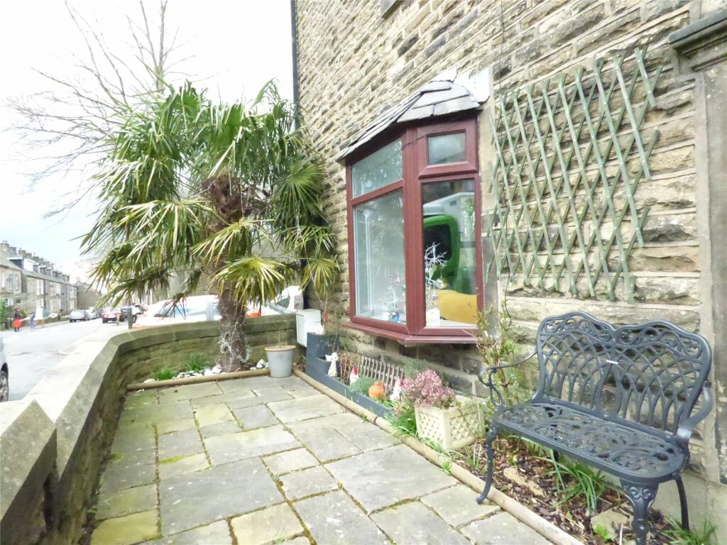 2 bedroom end of terrace house for sale in St. Marys Road, Glossop