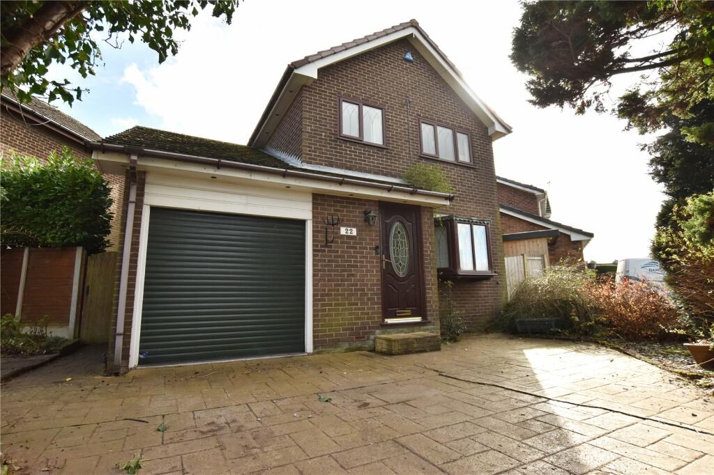 3 bedroom detached house for sale in The Croft, Waterside Village
