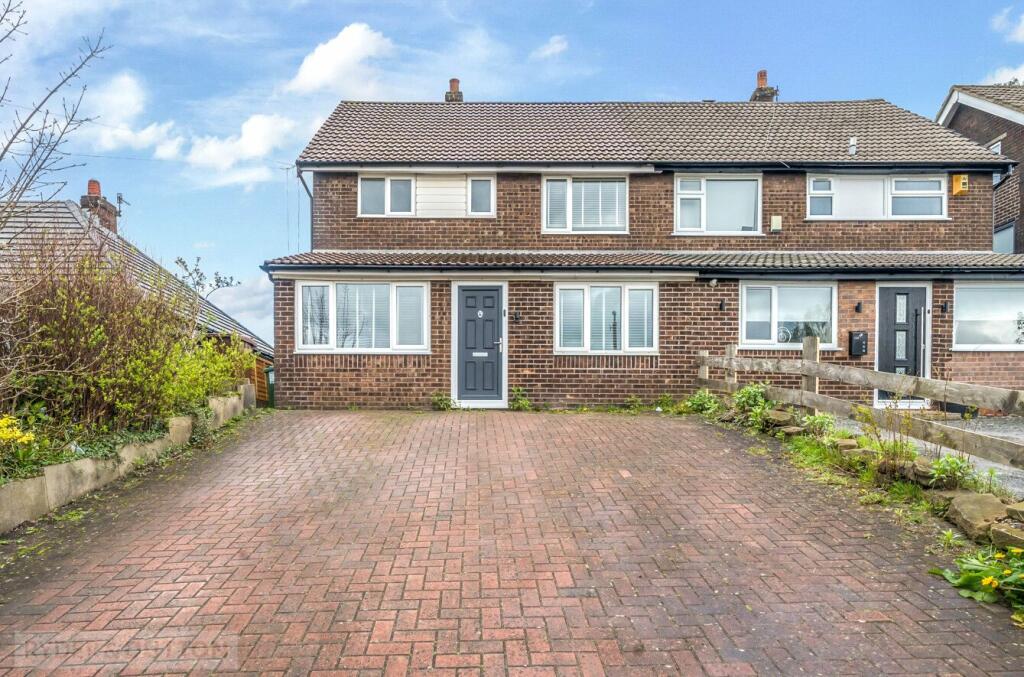 4 bedroom semidetached house for sale in Hyde Road, Mottram, Hyde, Greater Manchester, SK14