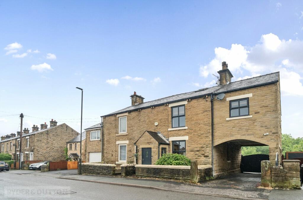 4 bedroom semidetached house for sale in Woolley Bridge Road, Hadfield