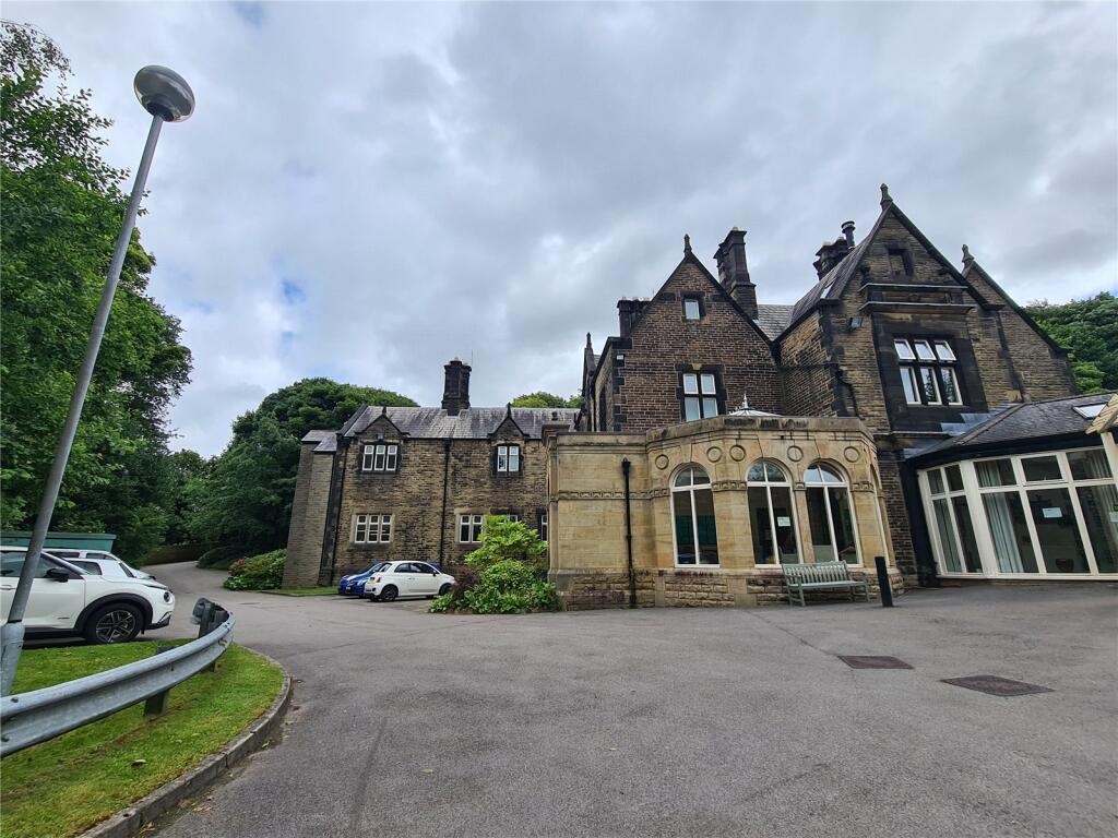 1 bedroom apartment for sale in Charlestown Road, Glossop, Derbyshire, SK13