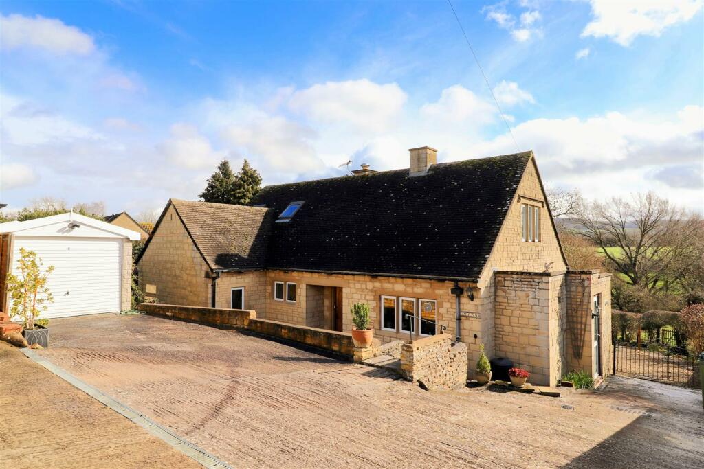 4 bedroom detached house for sale in Gloucester Street,