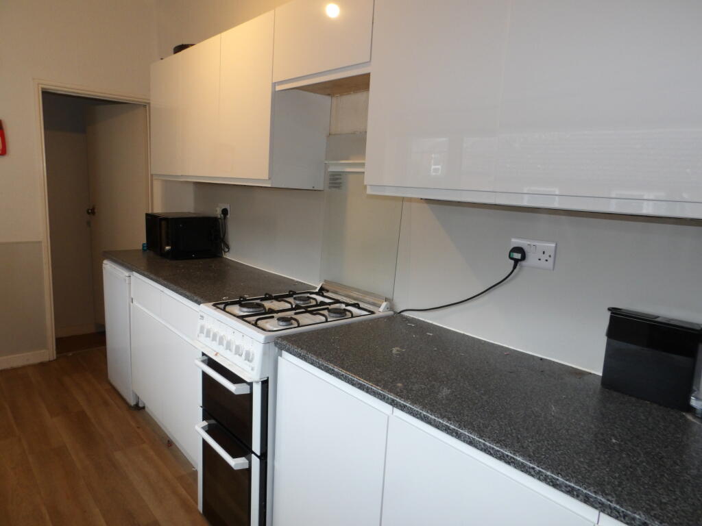 4 bedroom terraced house for rent in Newland St West | Student House | 24/25, LN1