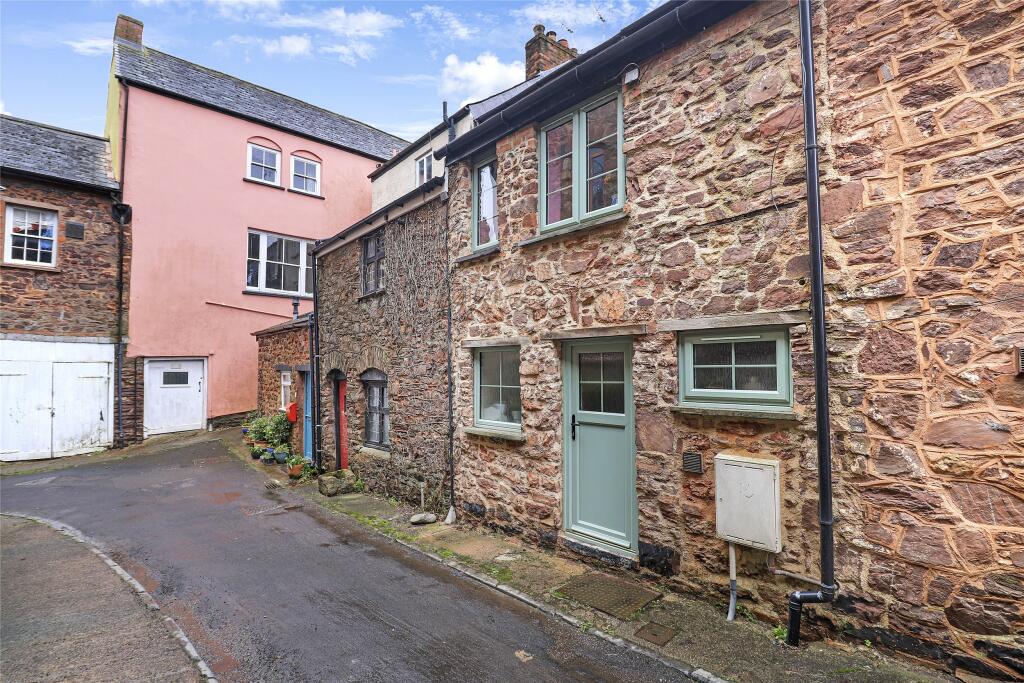 2 bedroom house for sale in Church Street, Taunton