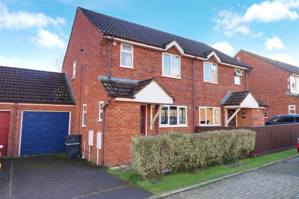 3 bedroom semidetached house for sale in Kingsmead Close, Taunton, Somerset, TA4