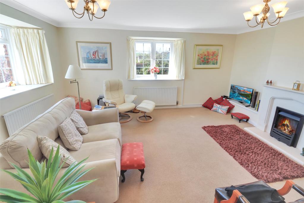 3 bedroom semidetached house for sale in Hauling Way, Taunton, Somerset, TA4