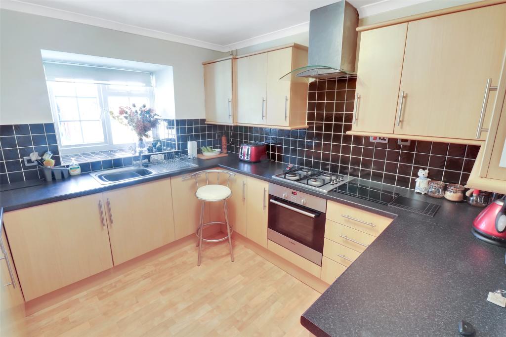 3 bedroom semidetached house for sale in Hauling Way,