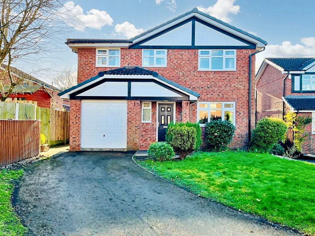 4 bedroom detached house for sale in Waveney Drive, Altrincham, WA14