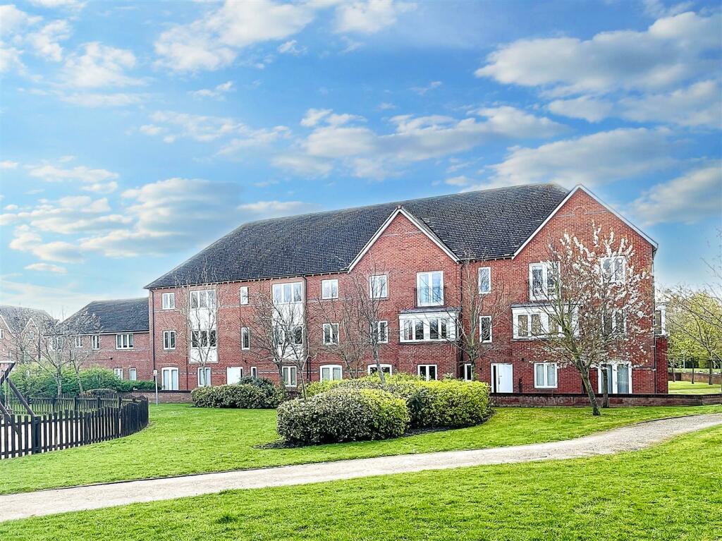 2 bedroom apartment for sale in Mountsorrel Road, West Timperley