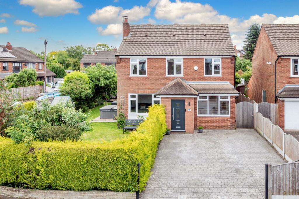 5 bedroom detached house for sale in Bloomsbury Lane, Timperley