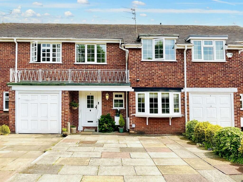 3 bedroom terraced house for sale in Albert Square, Bowdon, Altrincham