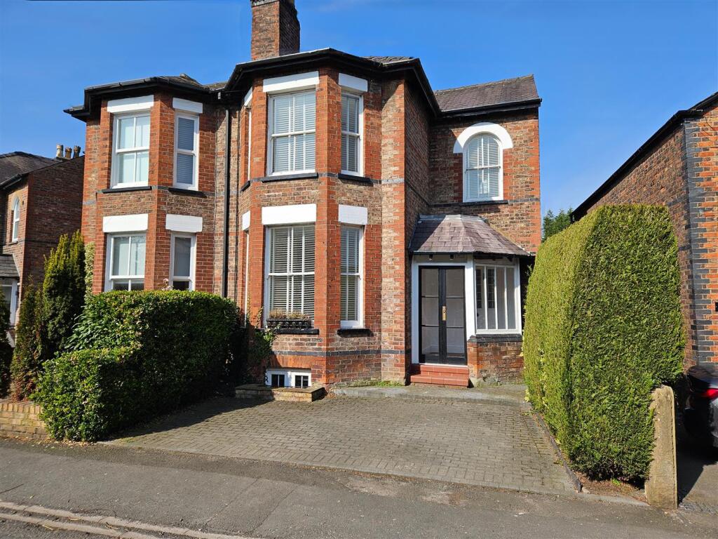 Main image of property: Park Road, Hale