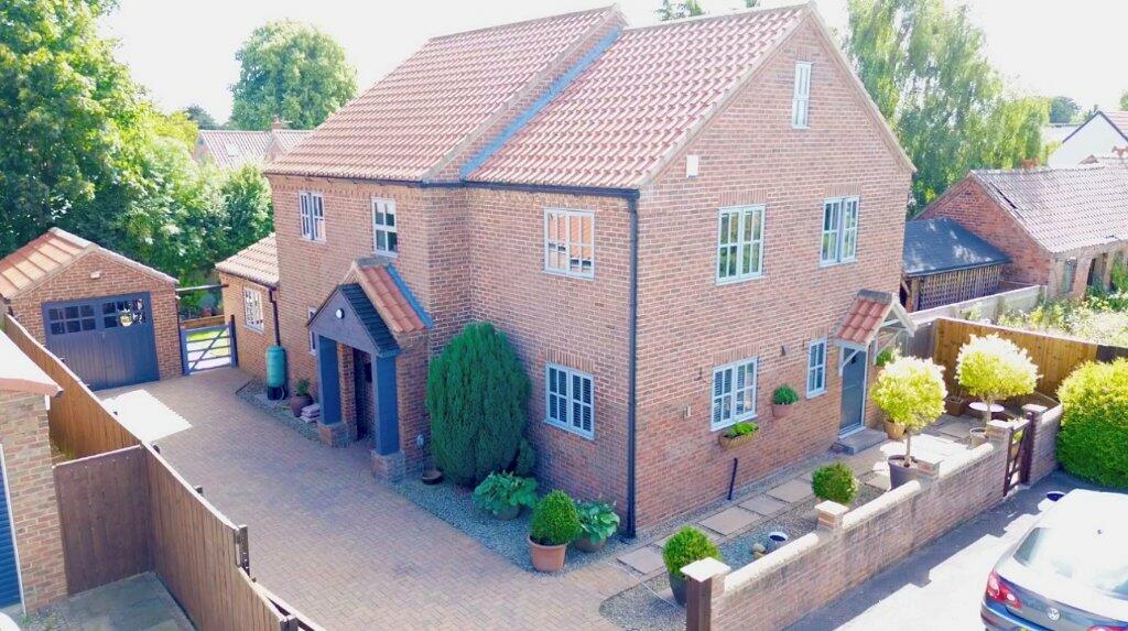 4 bedroom detached house for sale in Hilton Road, Seamer, Middlesbrough