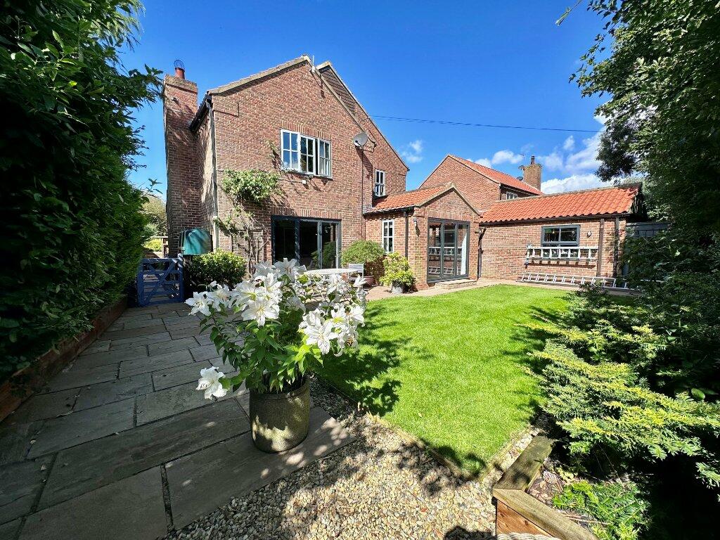 4 bedroom detached house for sale in Hilton Road, Seamer, Middlesbrough