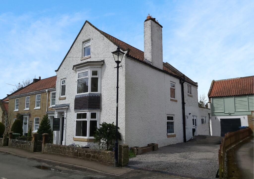 4 bedroom end of terrace house for sale in Yarm Lane, Great Ayton