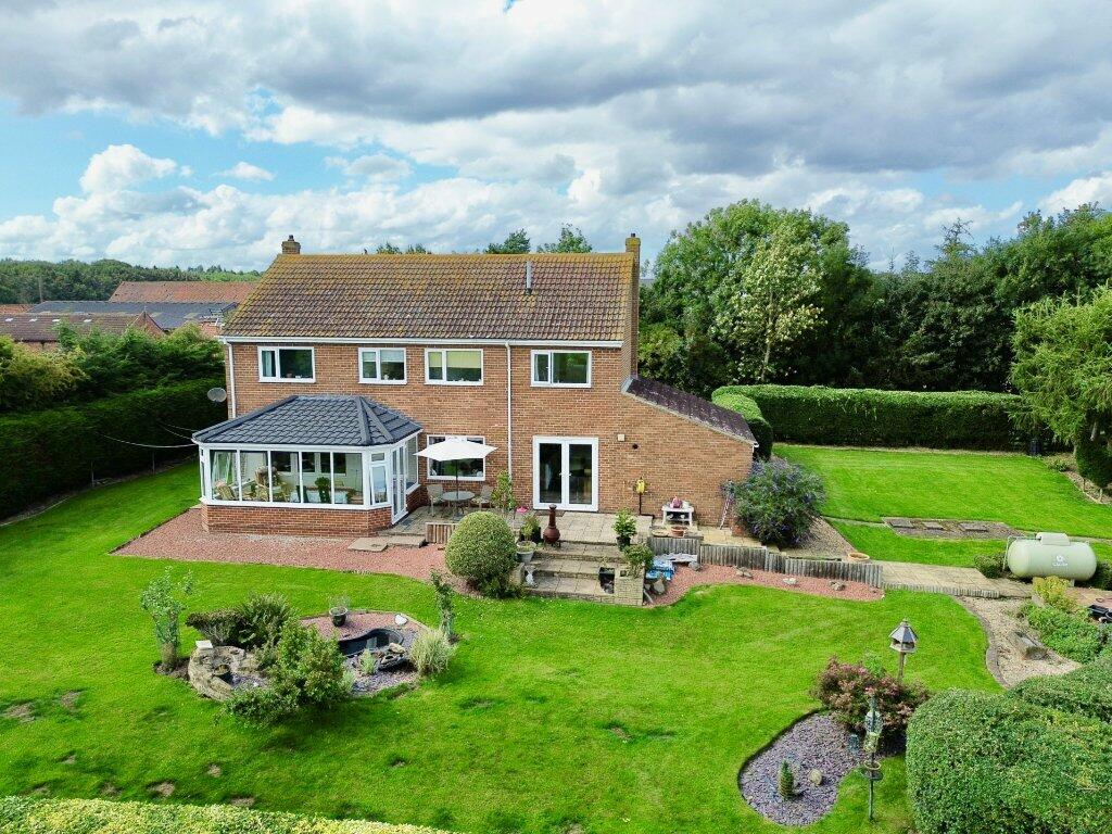 4 bedroom detached house for sale in Tunstall Lane, Nunthorpe, Middlesbrough, TS7