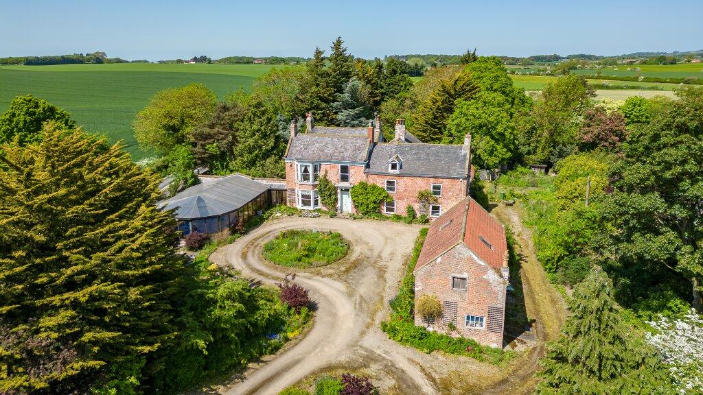 5 bedroom detached house for sale in Stokesley, Middlesbrough, North