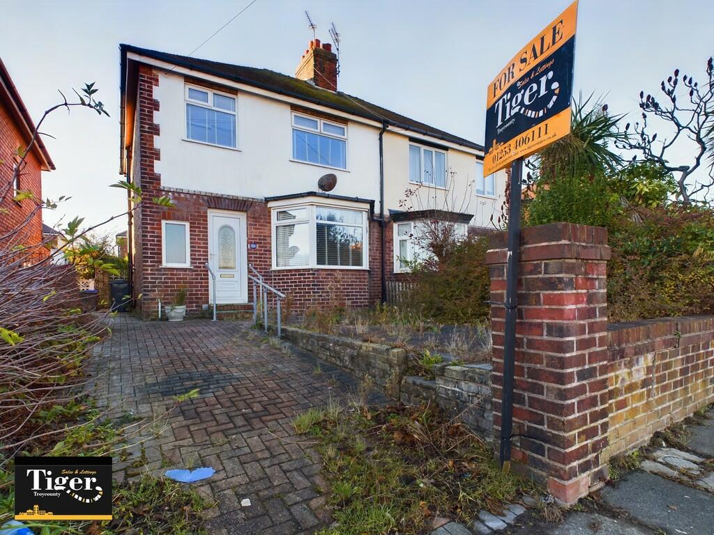 3 bedroom semidetached house for sale in Warley Road, Blackpool, FY2