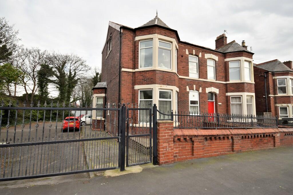 5 bedroom apartment for sale in St. Andrews Road South, Lytham St