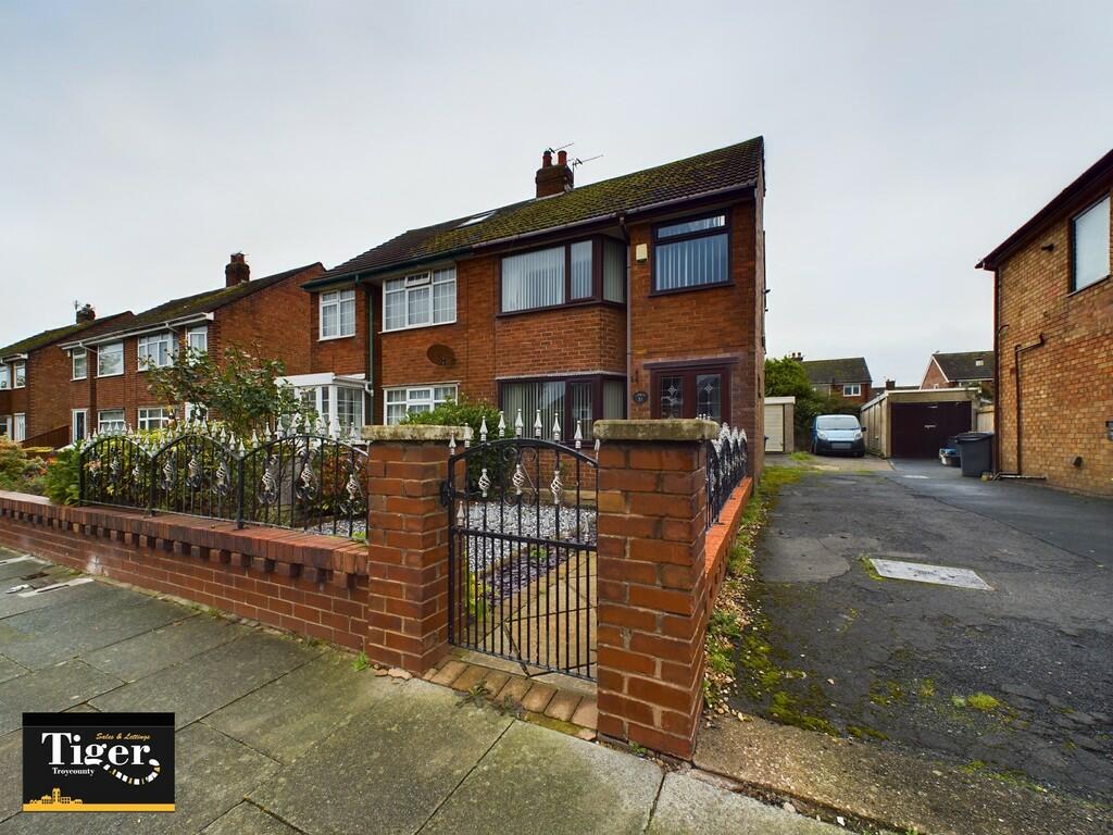 2 bedroom semidetached house for sale in Hastings Avenue, Bispham, FY2
