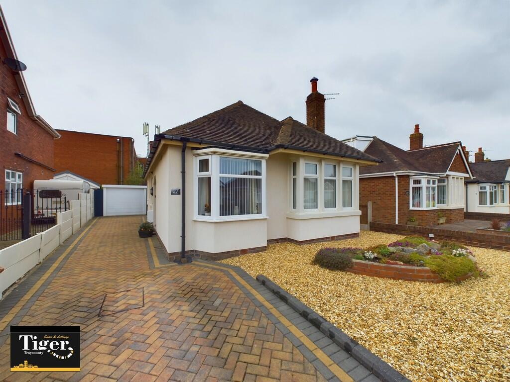 2 bedroom semidetached bungalow for sale in Cambray Road, Blackpool, FY1