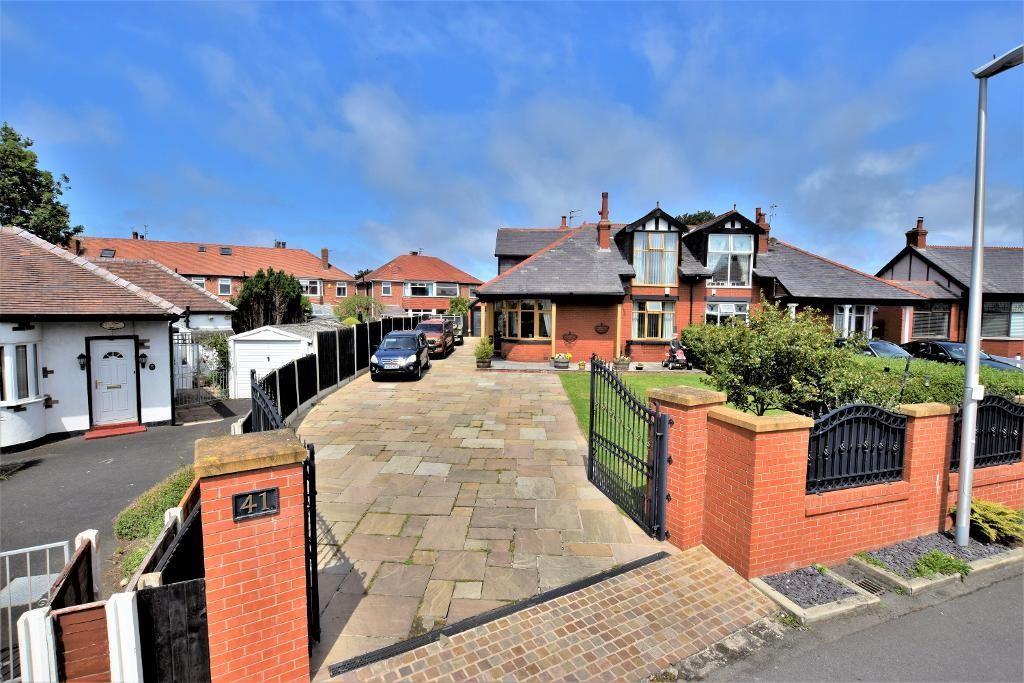 4 bedroom semidetached house for sale in Poulton Old Road, Blackpool, FY3